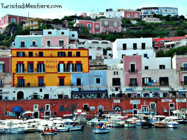 Passeggiata di Ponza Passeggiata di Ponza