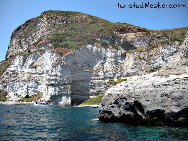 tour in barca a Ponza tour in barca a Ponza