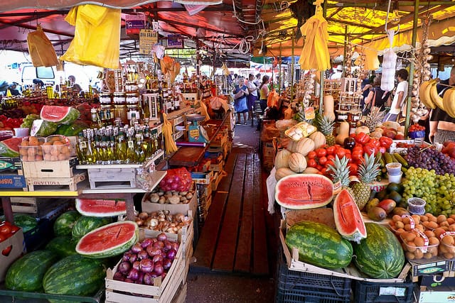 Mercatino a Trogir Croazia Mercatino a Trogir Croazia