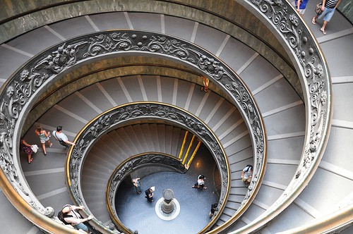 Musei Gratis. Scalinata Musei vaticani