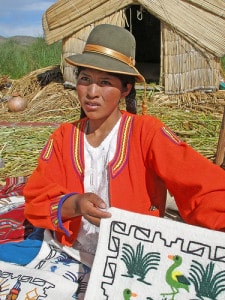 artigianato tessile degli Uros sul lago Titicaca