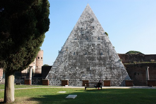 Piramide Cestia Roma