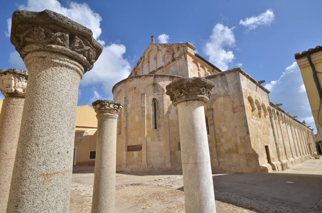 Porto Torres - Storia millenaria e spiagge in Sardegna