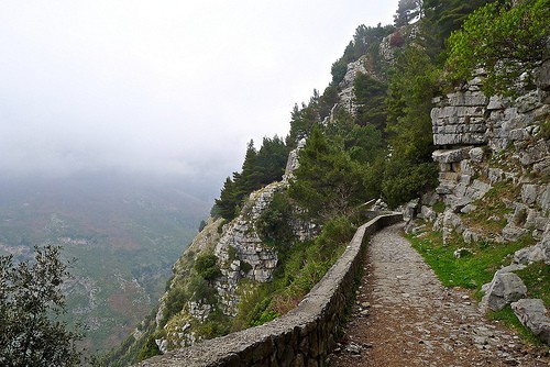Valle delle Ferriere sentiero