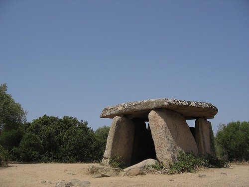 Dolmen-di-Fontanaccia-corsica