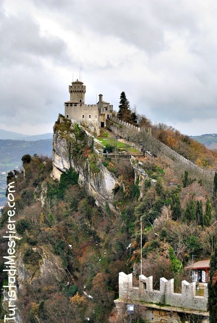 Torre Cesta (vista dalla Torre Guaita)  