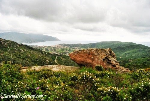 Trekking lungo le Vie del Granito