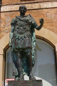 Statua Giulio Cesare