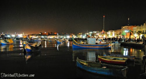 Marsaxlokk-luzzi-by-night