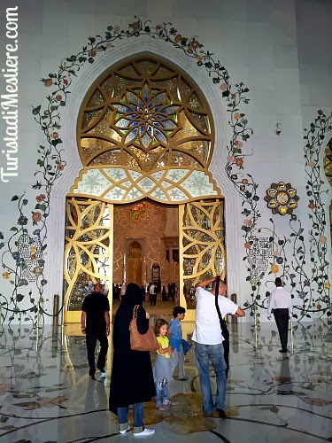 Abu Dhabi Moschea dello Sceicco Zayed porta