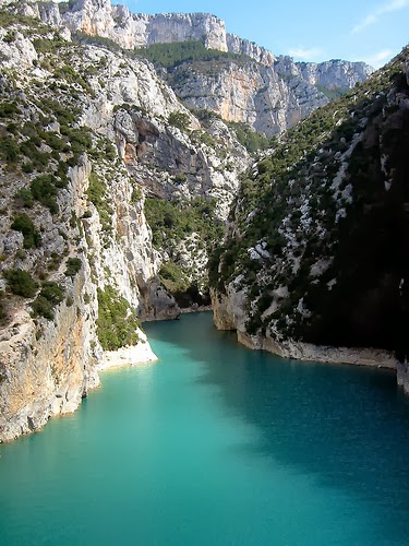 Lago di Sainte-Croix nel Canyon del Verdon Lago di Sainte-Croix nel Canyon del Verdon