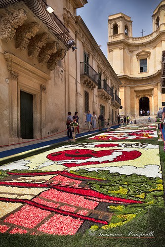 Infiorata di Noto - Chiesa di Montevergini - Sicilia