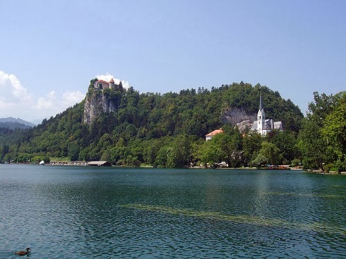 Isola di Bled, Castello e Chiesa