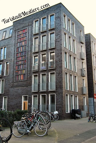 Ceramic-Book-Building-Amsterdam
