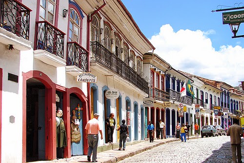 Ouro Preto, città coloniale lungo la Strada Barocca, Brasile