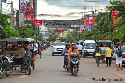 Angkor-Wat-cambogia-Street-pub-2