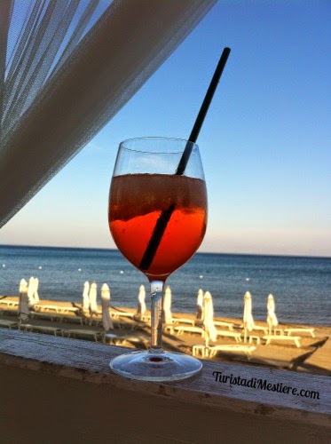 cocktail in spiaggia puglia