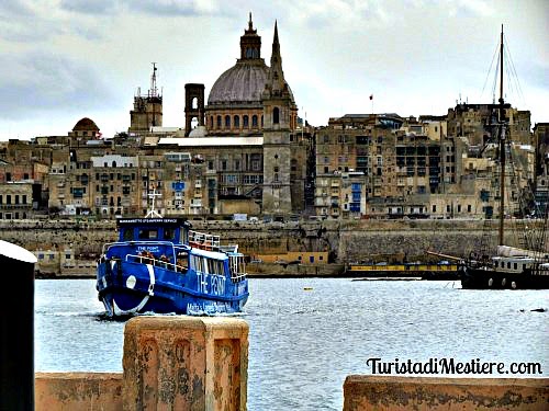 malta-valletta-boat