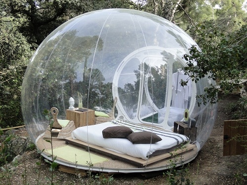 Dormire in una bolla trasparente all'Attrap'Rêves