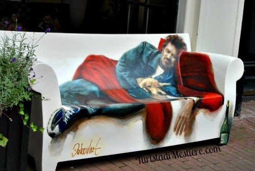 couchsurfing