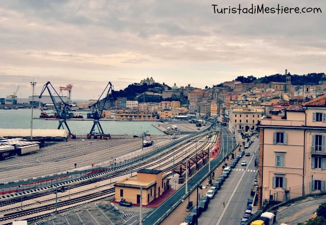 Panorama dal SeePort Hotel su Ancona storica