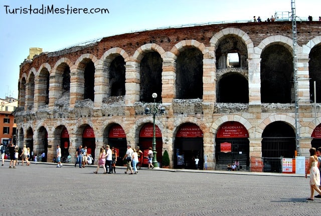 Arena di Verona, Esterno