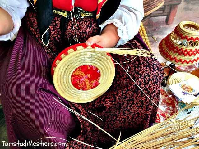 Cesti realizzati con il fieno di grano Senatore Cappelli