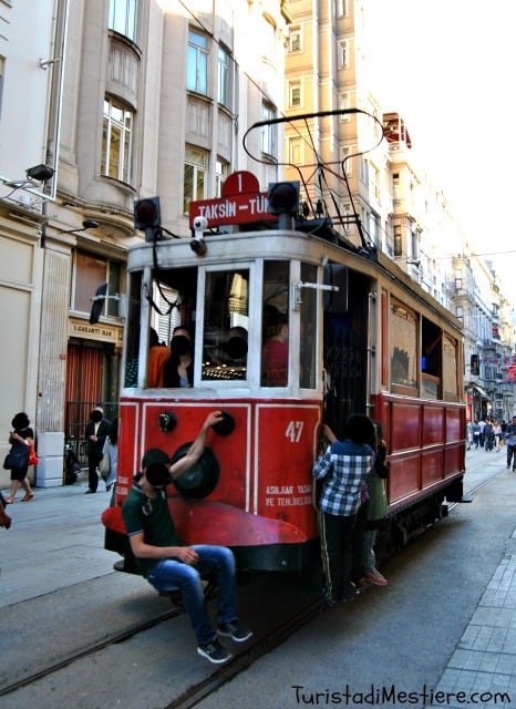 Tram-rosso-Istanbul
