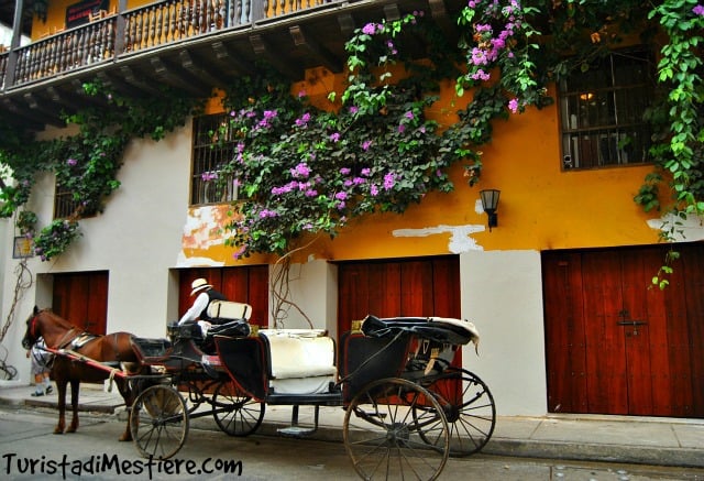 Cartagena-Colombia-carrozza