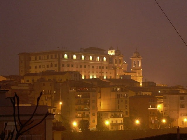 Valmontone_by_night