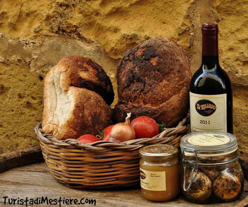 Cosa mangiare a Malta pane formaggio