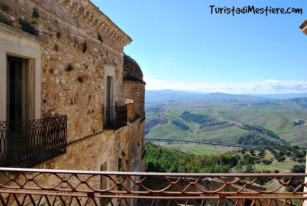 Craco-paese-abbandonato-panorama-