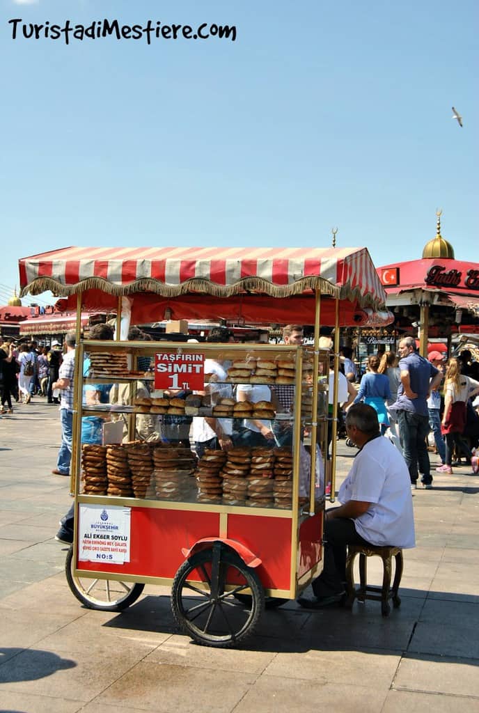 Street-food-Istanbul-ciambelle-sesamo