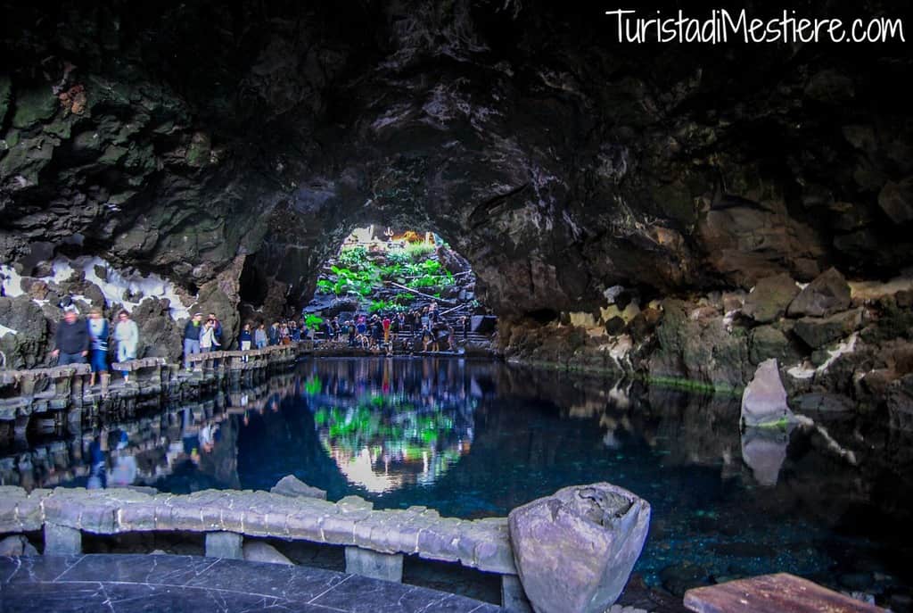 Lanzarote-Tour-Manrique-Jameos-del-Agua-cueva