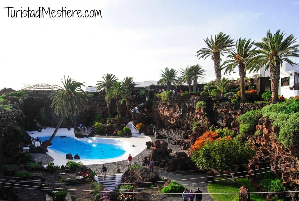 Lanzarote-Tour-Manrique-Jameos-del-Agua-park