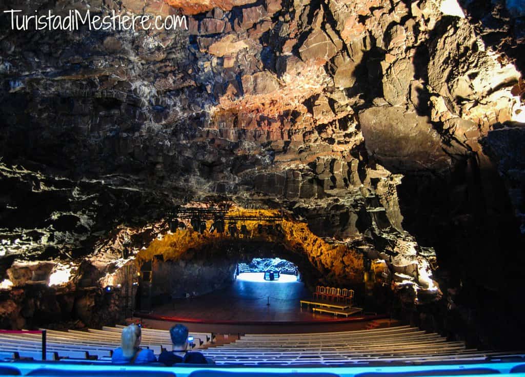 Lanzarote-Tour-Manrique-Jameos-del-Agua