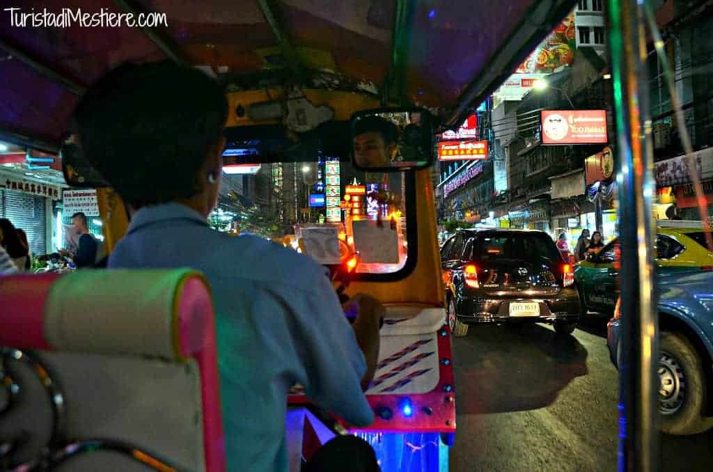 tuk-tuk-bangkok-night