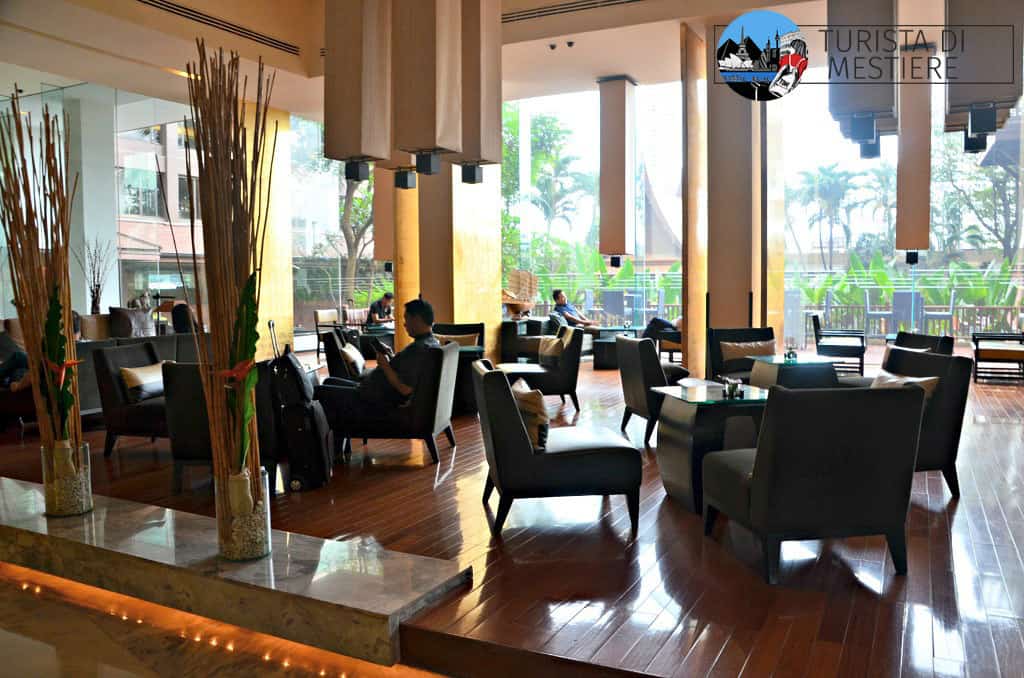 Hotel-lusso-Bangkok-Ramada-lounge