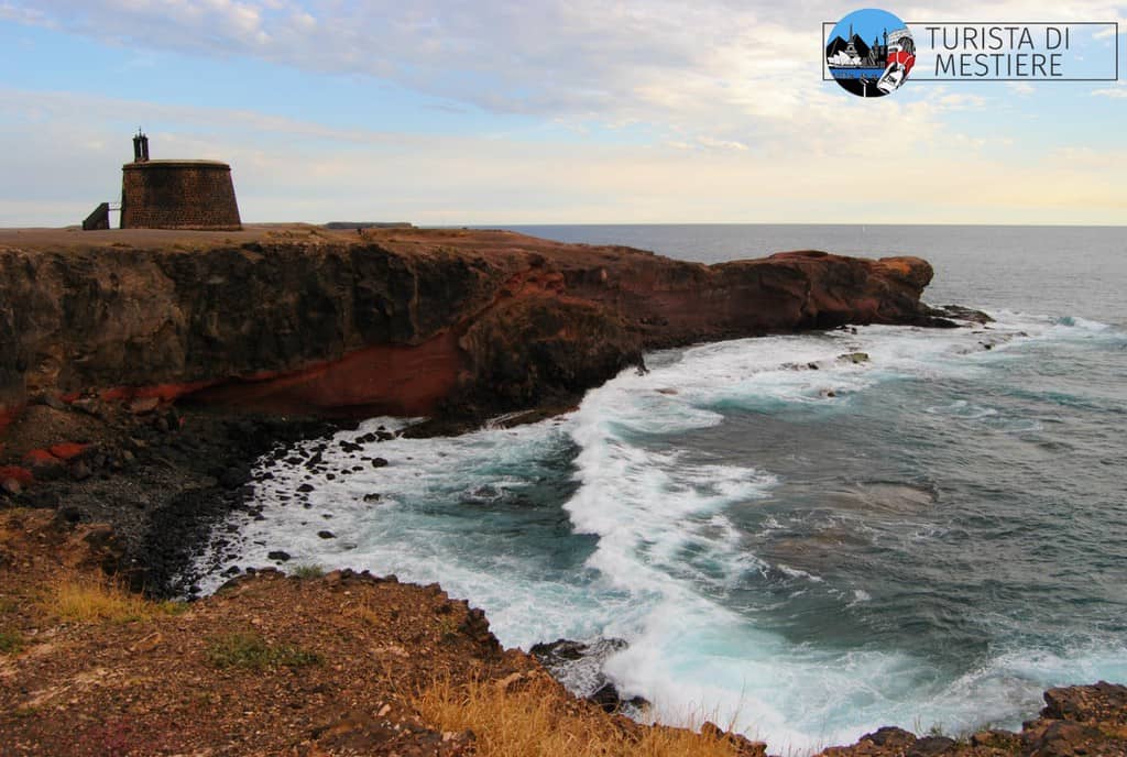 Il Castillo de las Coloradas su Punta del Aguila, a Playa Blanca