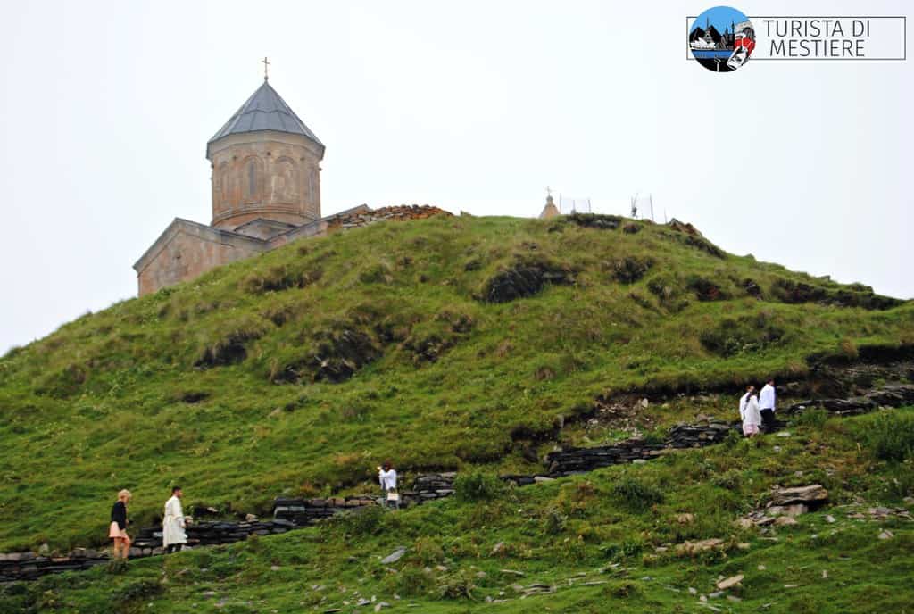 Come-organizzare-Viaggio-Georgia-Chiesa-gergeti