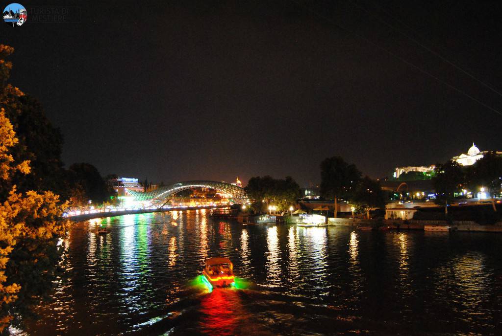 Cosa-Vedere-Tbilisi-by-night