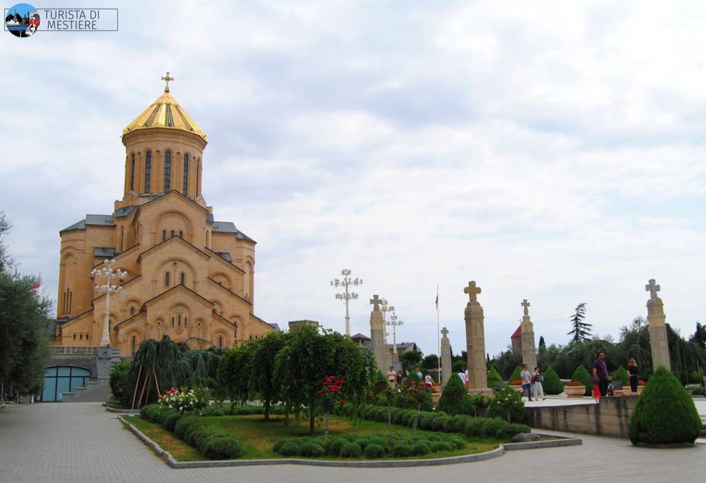 Cosa-Vedere-Tbilisi-cattedrale-trinita