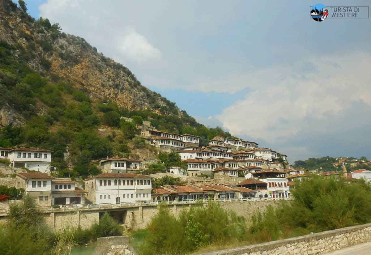 Albania-bici-Berat-citta-mille-finestre