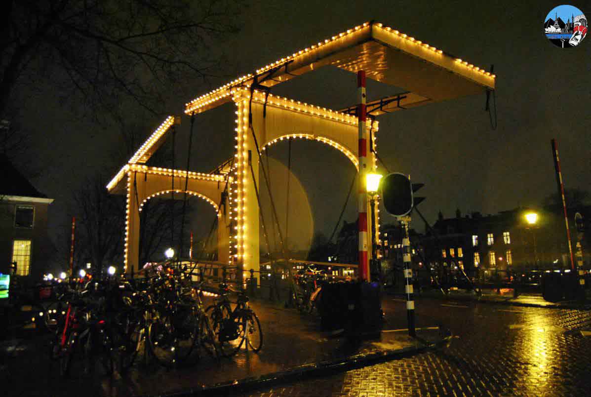 Amsterdam-Light-Festival-bridge