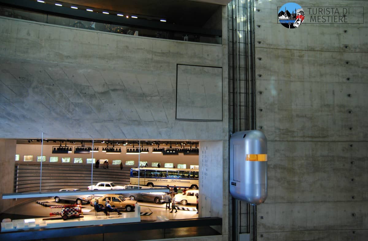 mercedes-Benz-museum-lift