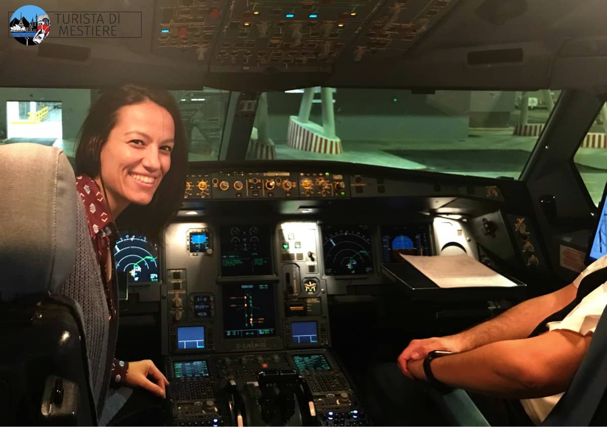 Turista-di-mestiere-comandante-cockpit