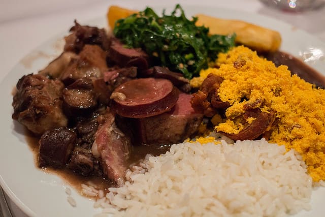 Cosa-mangiare-a-Rio-de-Janeiro-feijoada