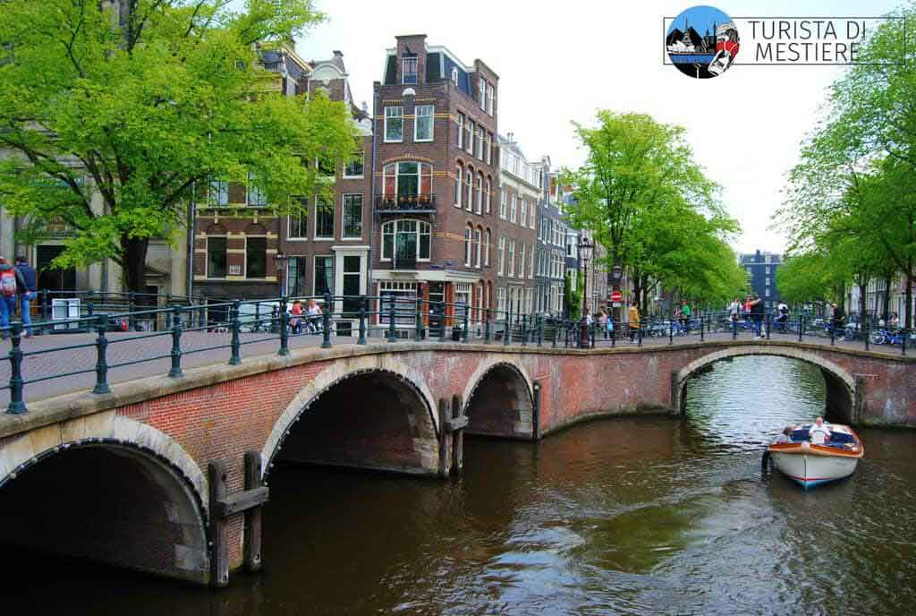 Uno dei canali di Amsterdam (patrimonio dell'umanità)