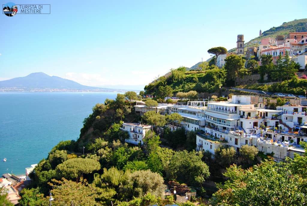 Panorama sul Vesuvio e sul Golfo di Napoli dall'Hotel Astoria di Vico Equense