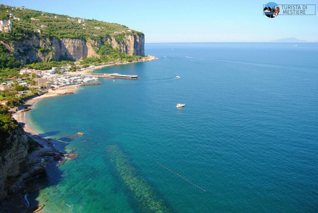 Calette e strapiombi sul mare a Vico Equense